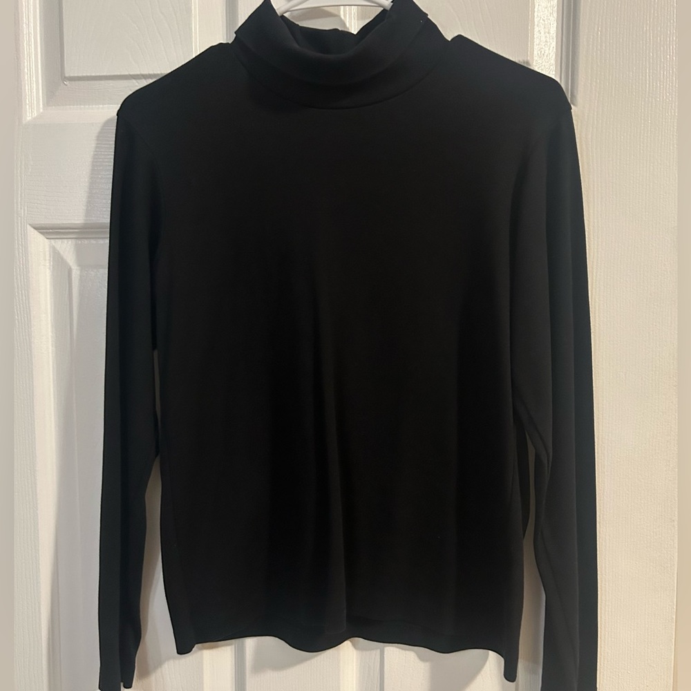 Uniqlo black turtleneck men’s size small